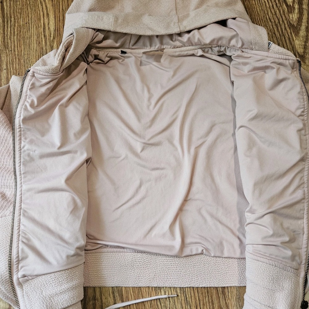 Gymshark Cropped Hoodie Light Chalk Pink Medium T… - image 5